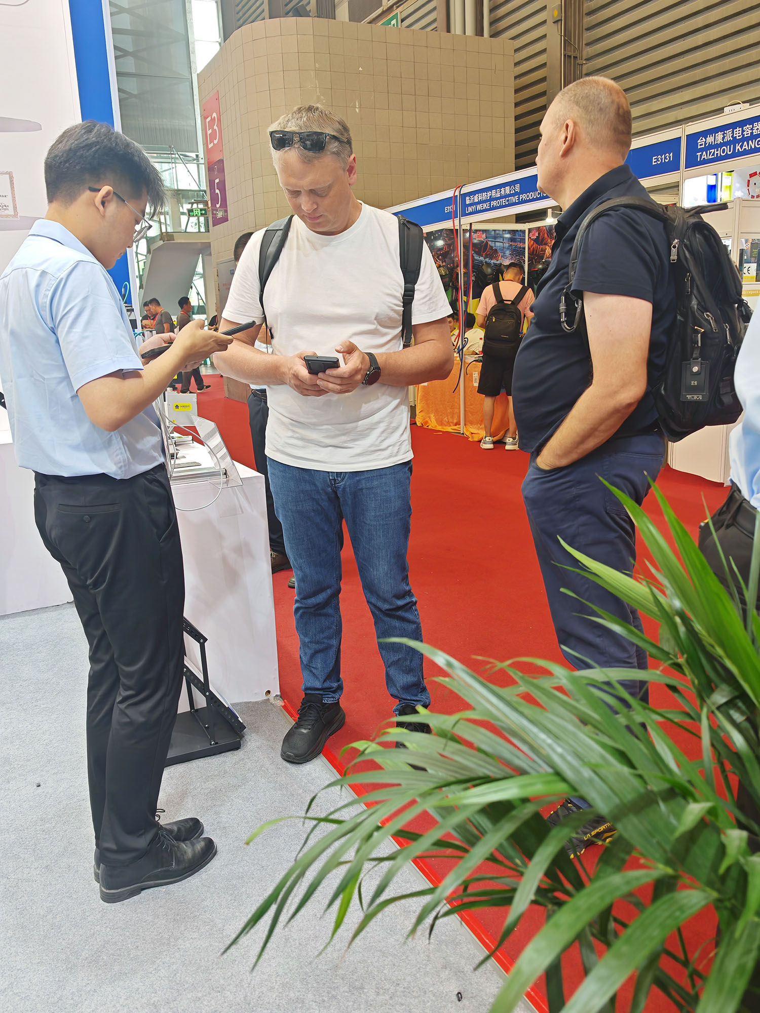 創(chuàng)想智控亮相第28屆北京·埃森焊接展，免示教與零前置焊縫跟蹤技術(shù)引爆現(xiàn)場(chǎng)關(guān)注