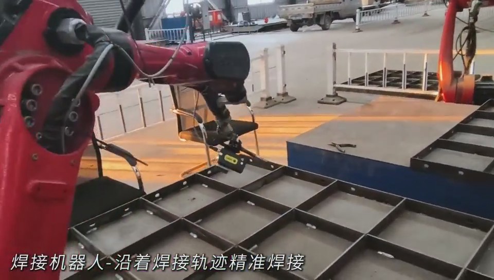 創(chuàng)想智控激光焊縫跟蹤器實(shí)現(xiàn)鋼板方框激光尋位焊接自動化的解決方案